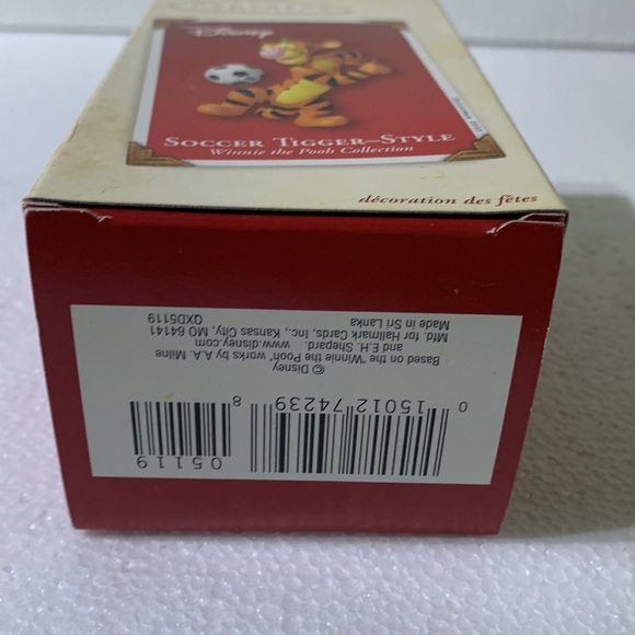 Hallmark Tigger 03 Soccer Ornament - Picture 6 of 8